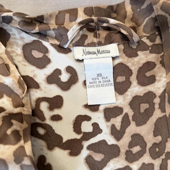 Neiman Marcus 100% Silk Leopard Print Robe - Picture 5 of 8